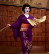 geisha_dances_Gion,_Kyoto_-_August_30,_2007_commons_wikimedia - Copy