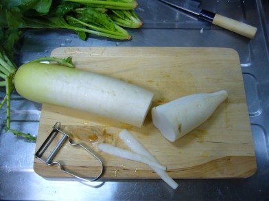 peel the daikon