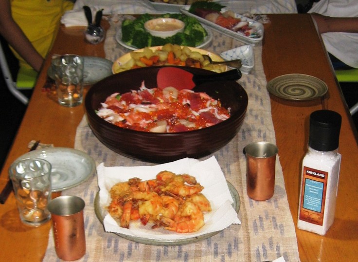 types of sushi: chirashizushi